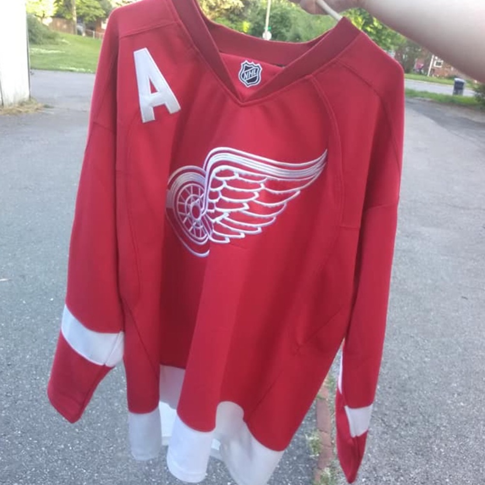 Red Wings NHL Assistant Captain #13 Datsyuk Jersey